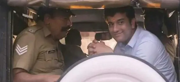 നല്ലവനായ ഉണ്ണി - പോലീസ് ജീപ്പ് - രമേശ് പിഷാരടി അമർ അക്ബർ ആൻ്റണി - Nallavanaya unni - police jeep - Ramesh Pisharadi Amar Akbar Antony